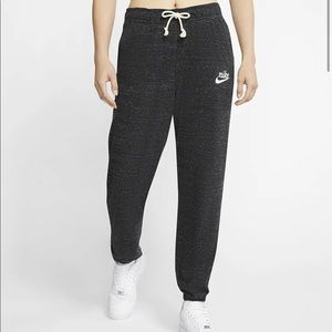 NWT Nike Sportswear Gym VintageWomen's Trousers sweatpants